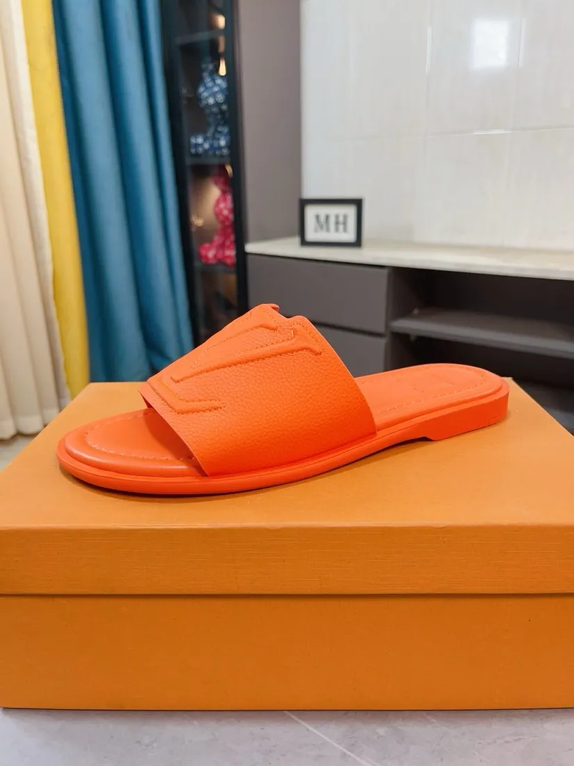 Men's shoes 💰300🌸🌸LV Ordinary men's spring and summer slippers, uppers imported from Italy, cowhide fabric, logo graphics, high-quality craftsmanship, soles: original soles specially provided by the original factory, exclusive movable molded soles super comfortable, original factory single goods, 🔍🔍high quality, you can enter and exit the counter at will, welcome to compare, size 38-45